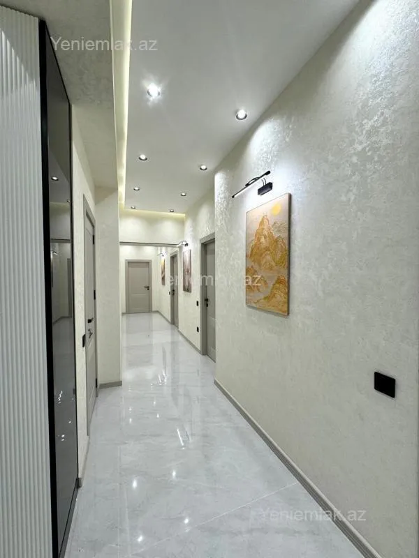 Satılır 3 otaqlı yeni tikili 105 m²