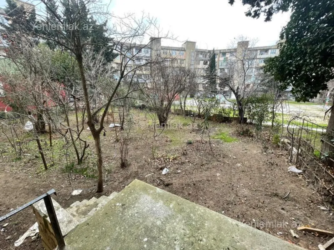 Satılır 2 otaqlı köhnə tikili 60 m²