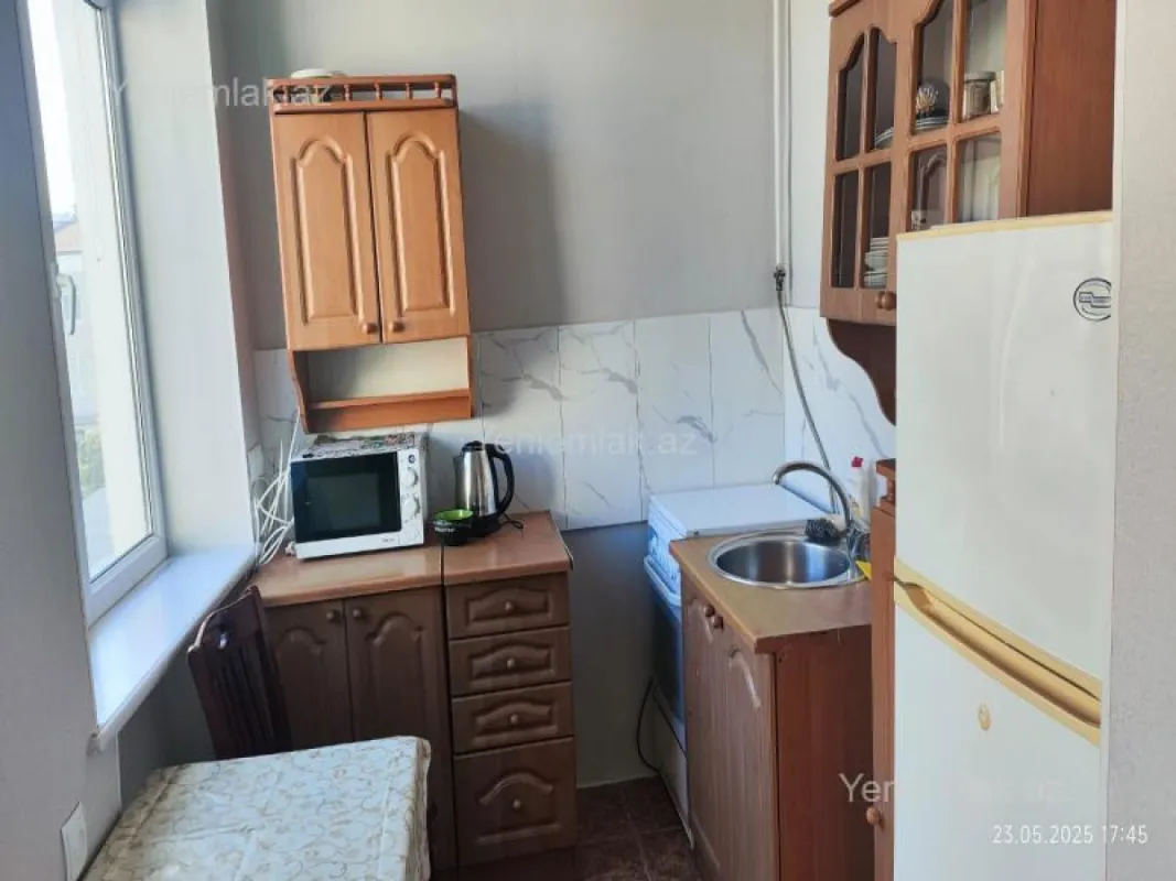 Satılır 1 otaqlı köhnə tikili 44 m²