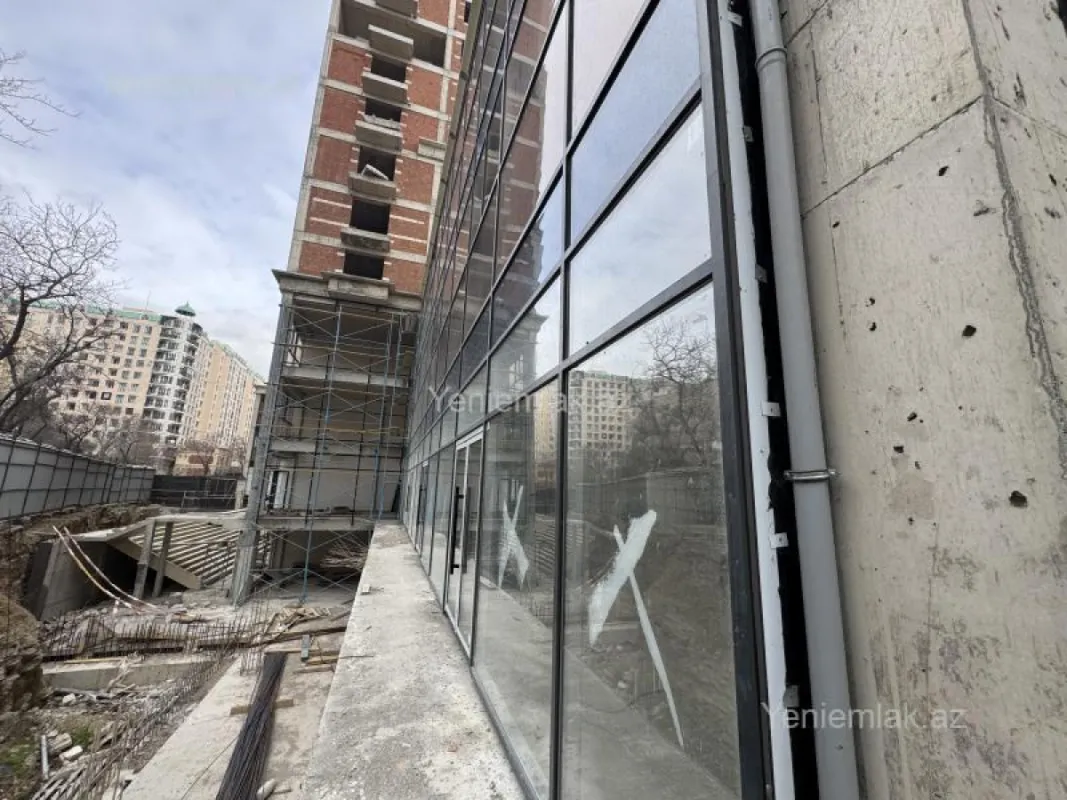 Satılır obyekt 200 m²