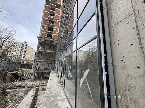 Satılır obyekt 200 m²