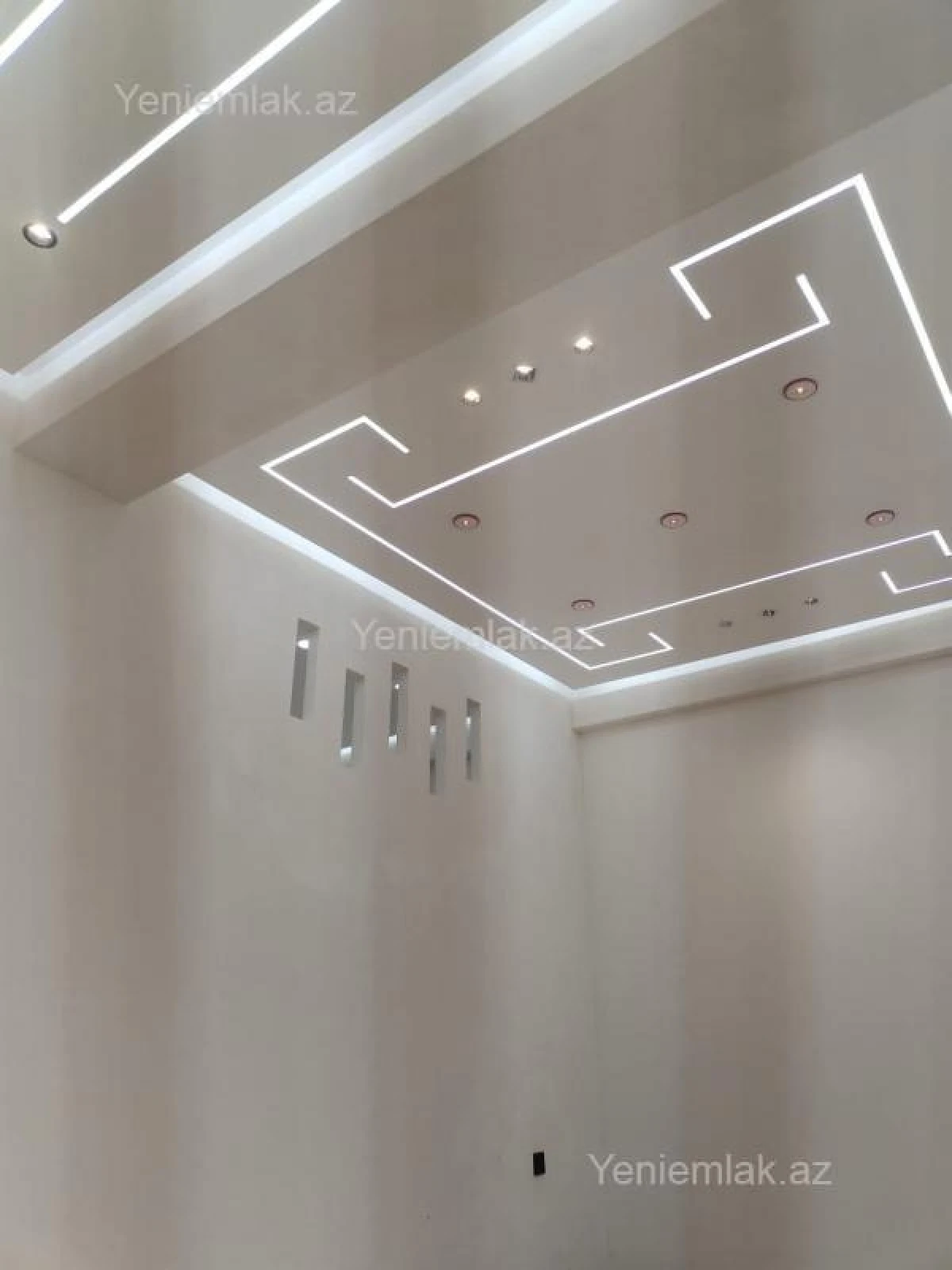 Satılır 3 otaqlı yeni tikili 105 m²