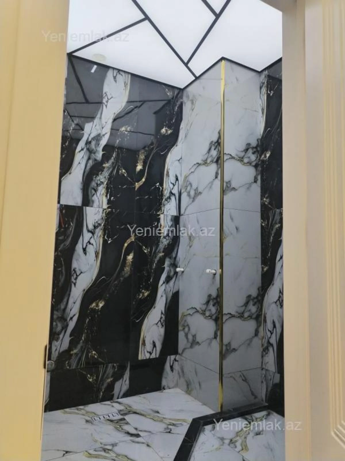 Satılır 3 otaqlı yeni tikili 105 m²