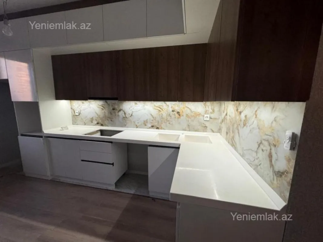 Satılır 3 otaqlı yeni tikili 134 m²