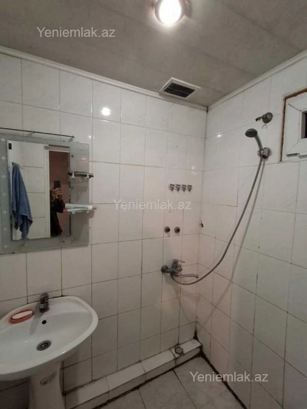 Satılır 2 otaqlı köhnə tikili 60 m²