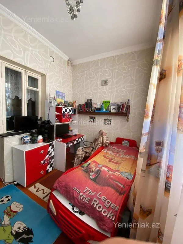 Satılır 3 otaqlı köhnə tikili 60 m²