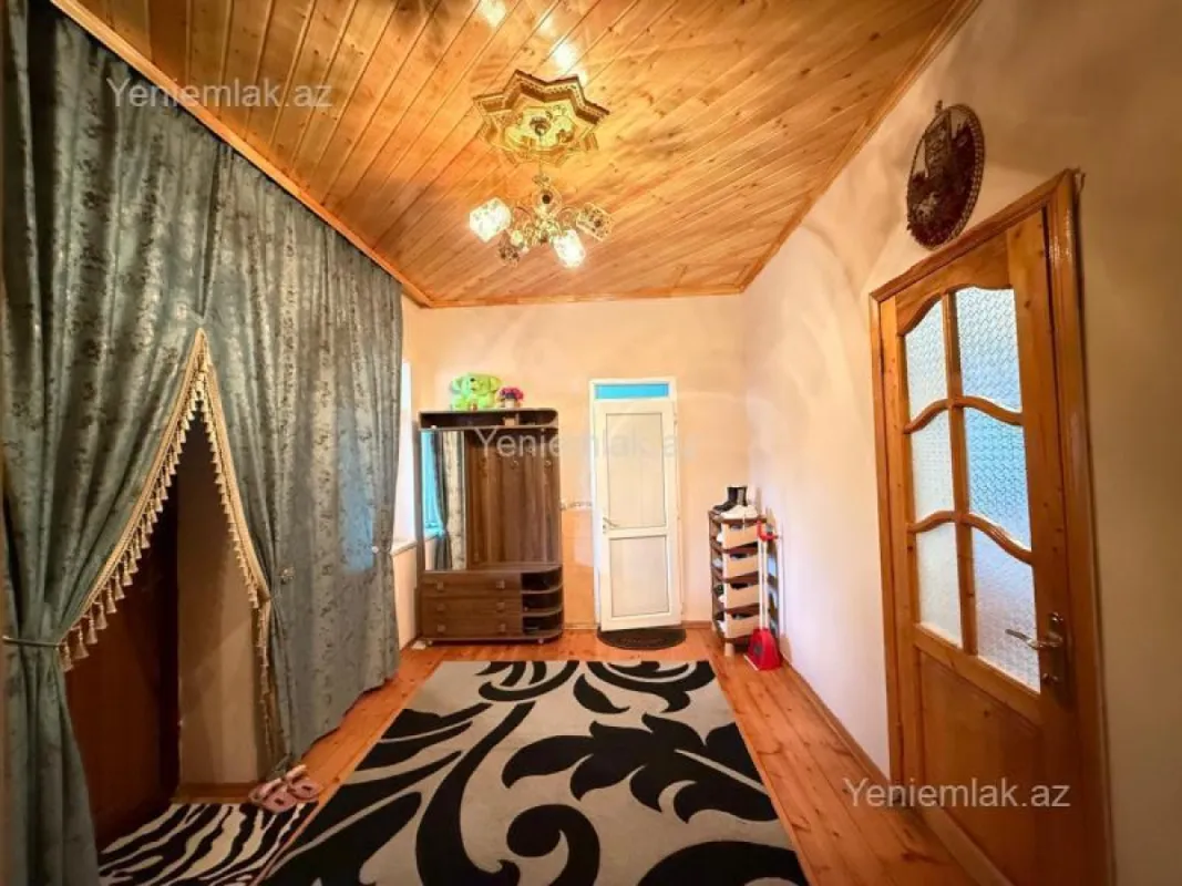 Satılır 5 otaqlı həyət evi 170 m²