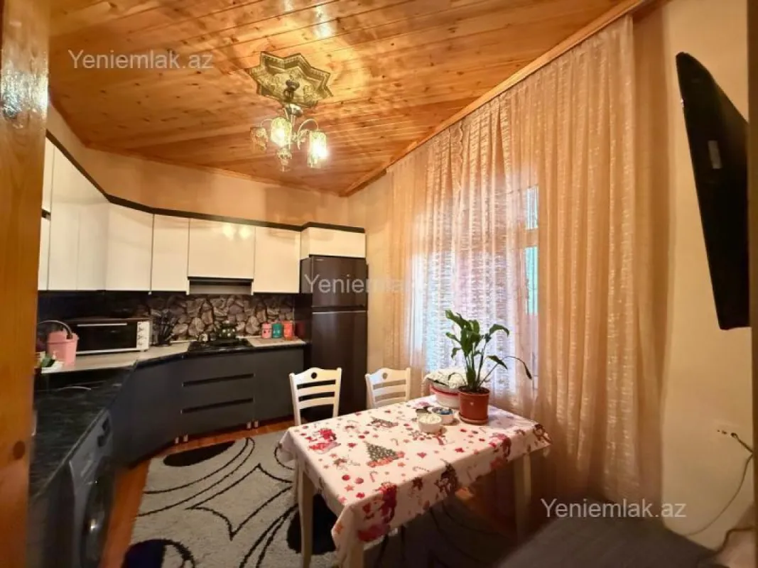 Satılır 5 otaqlı həyət evi 170 m²