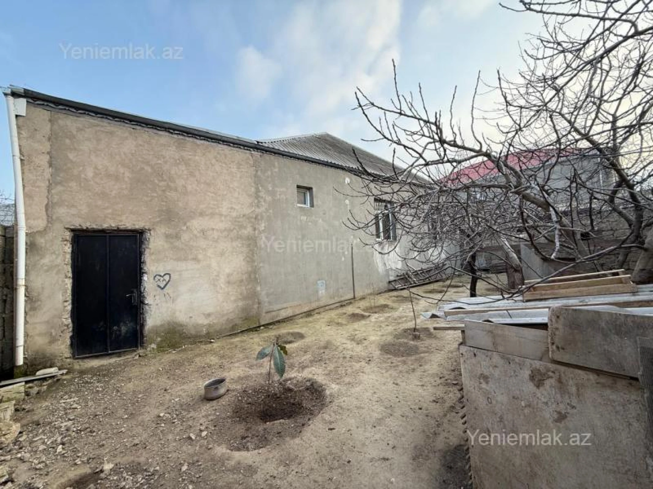 Satılır 5 otaqlı həyət evi 170 m²