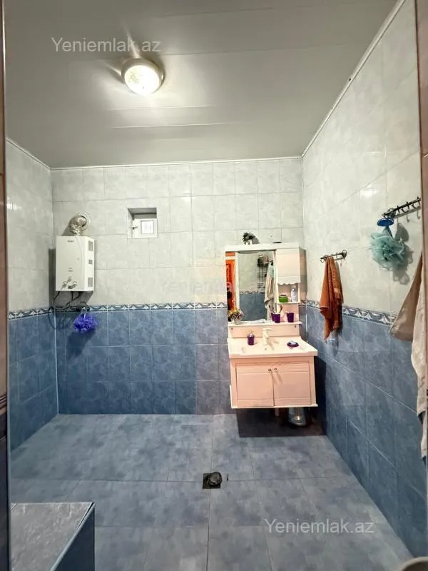 Satılır 5 otaqlı həyət evi 170 m²