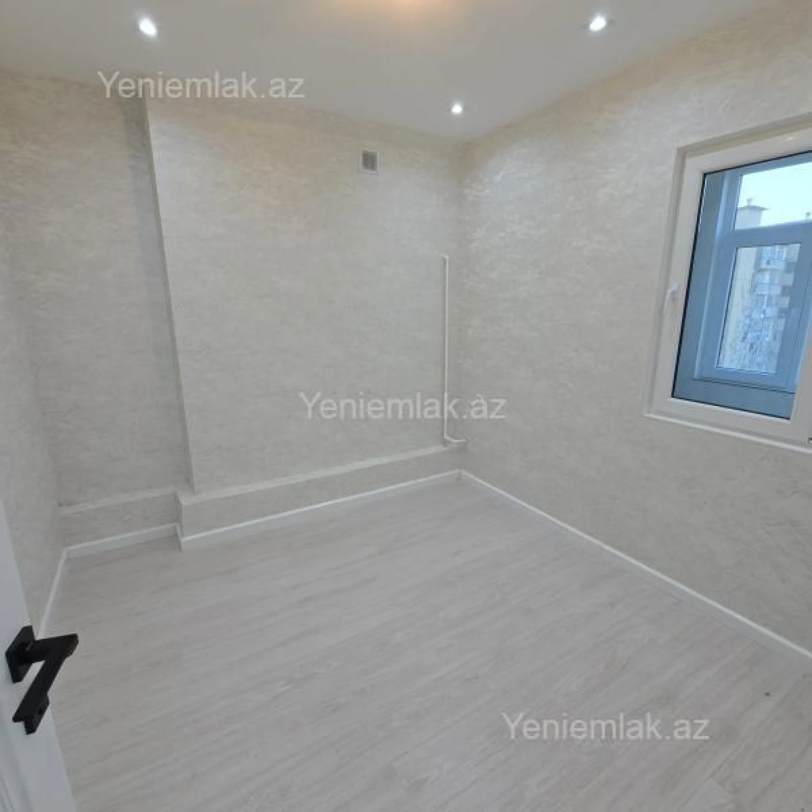 Satılır 2 otaqlı köhnə tikili 45 m²