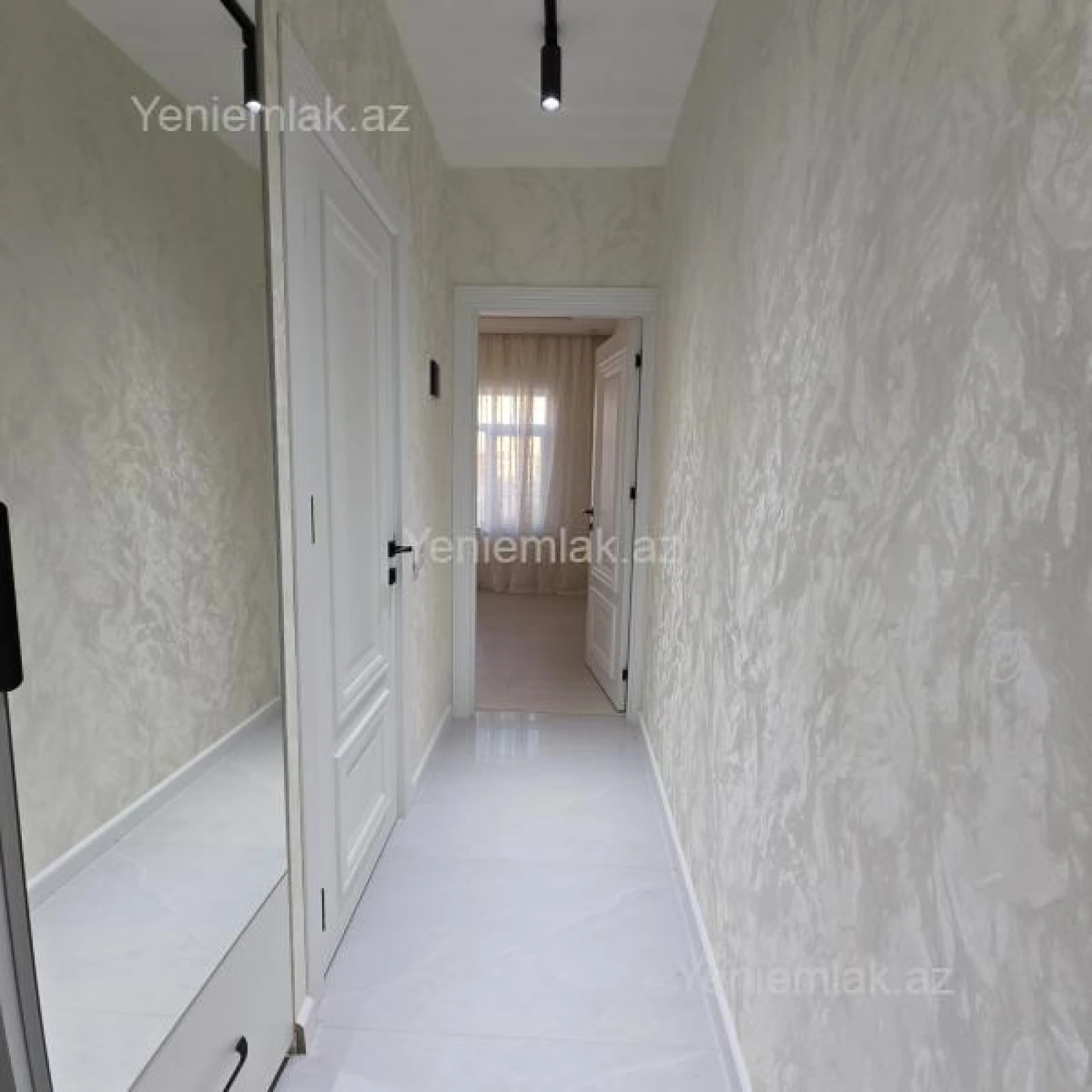 Satılır 2 otaqlı köhnə tikili 45 m²