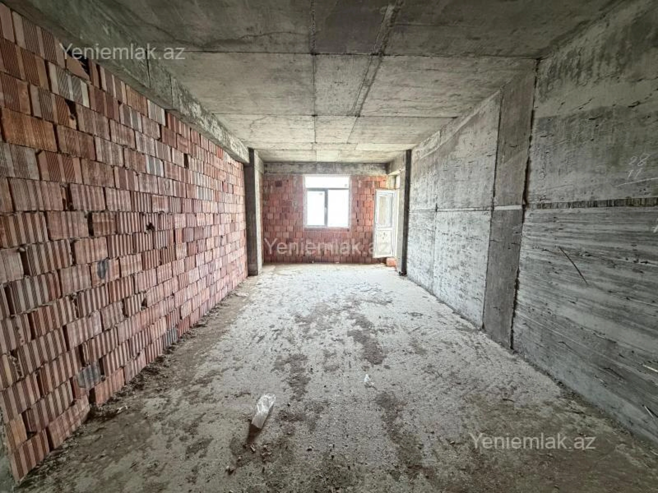 Satılır 3 otaqlı yeni tikili 135 m²