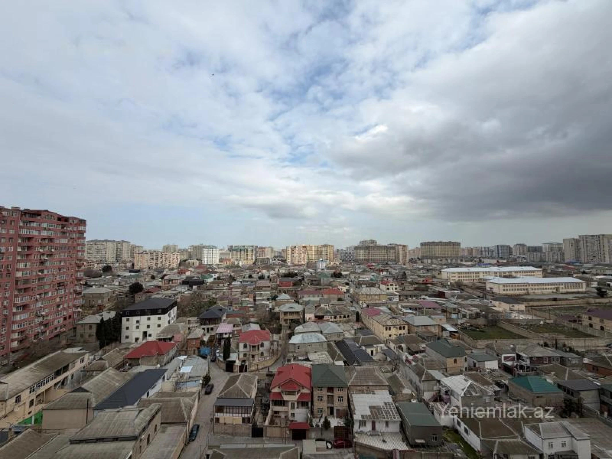 Satılır 3 otaqlı yeni tikili 135 m²