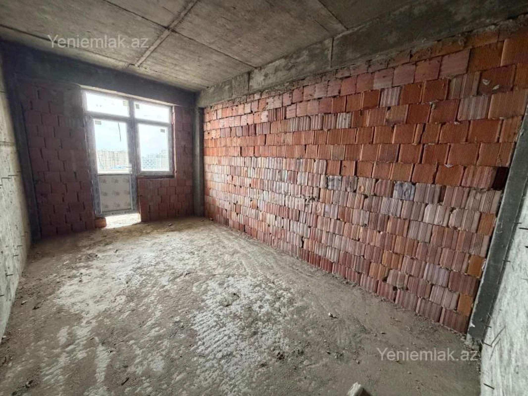 Satılır 3 otaqlı yeni tikili 135 m²