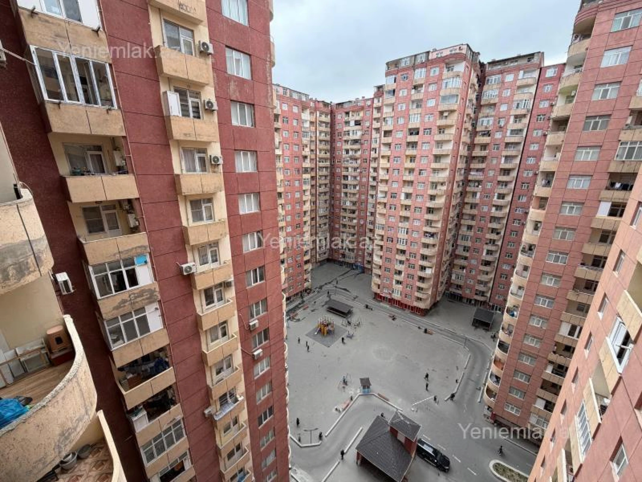 Satılır 3 otaqlı yeni tikili 135 m²