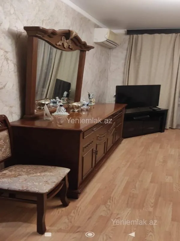 Satılır 3 otaqlı köhnə tikili 85 m²
