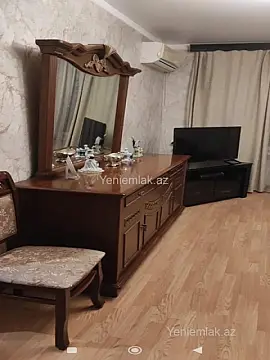 Satılır 3 otaqlı köhnə tikili 85 m²