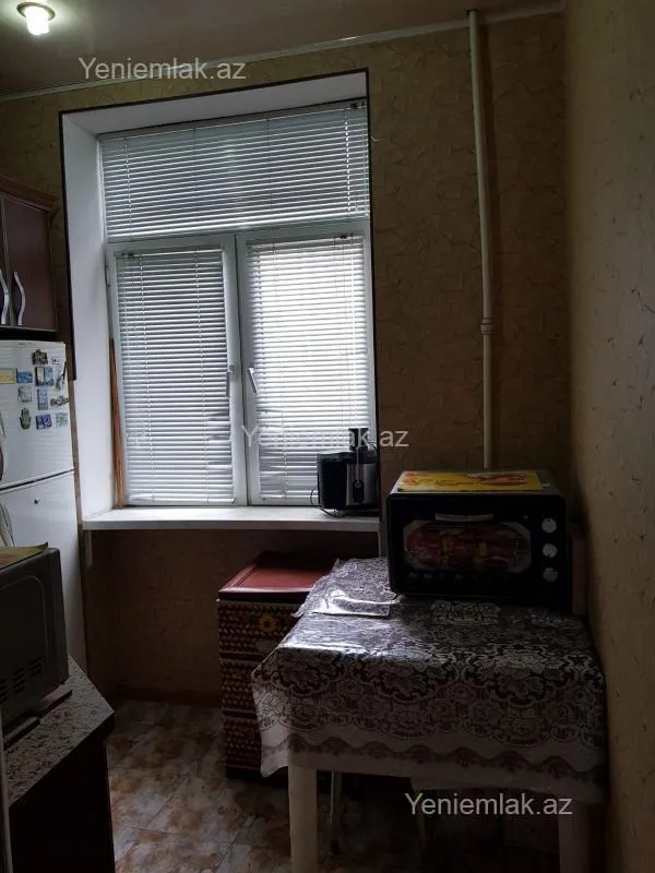 Satılır 3 otaqlı köhnə tikili 85 m²