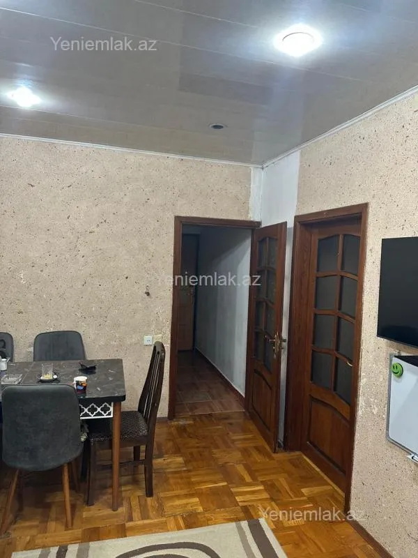 Satılır 2 otaqlı köhnə tikili 58 m²
