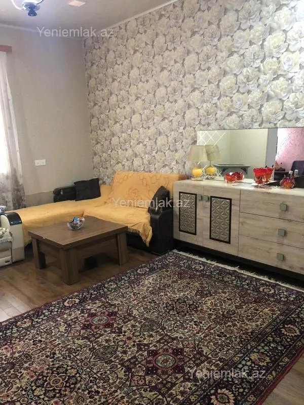 Satılır 1 otaqlı köhnə tikili 60 m²