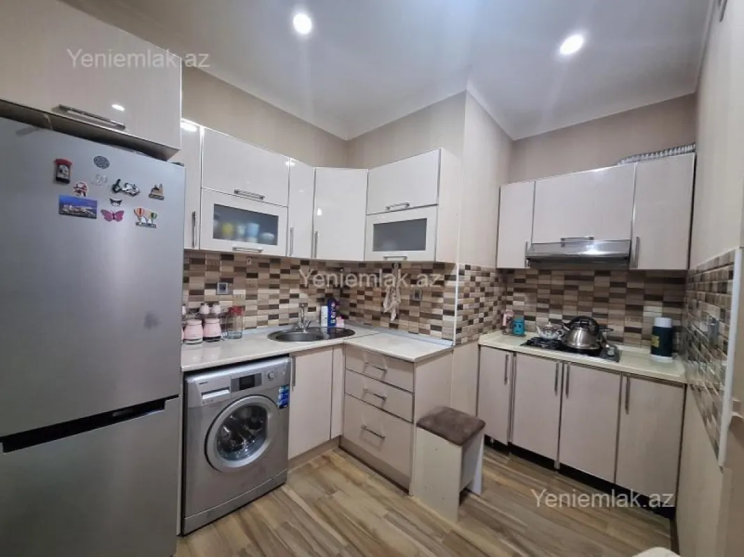 Satılır 3 otaqlı yeni tikili 100 m²