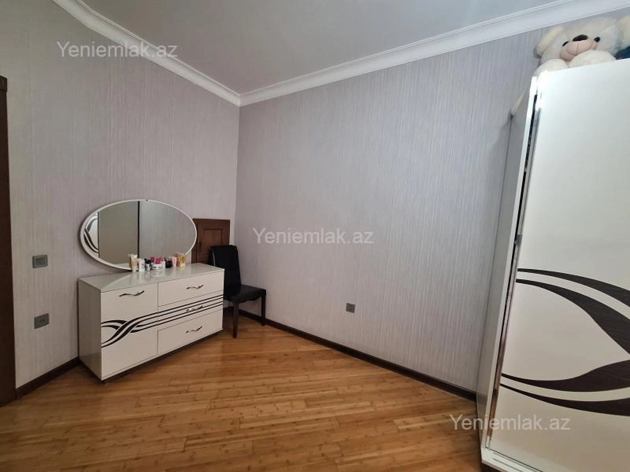 Satılır 3 otaqlı yeni tikili 100 m²