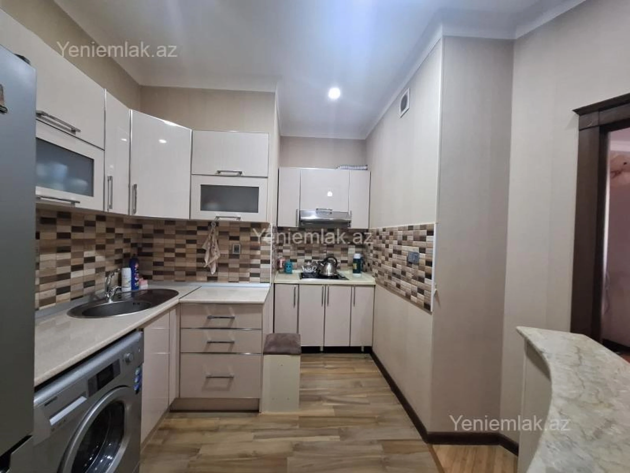 Satılır 3 otaqlı yeni tikili 100 m²