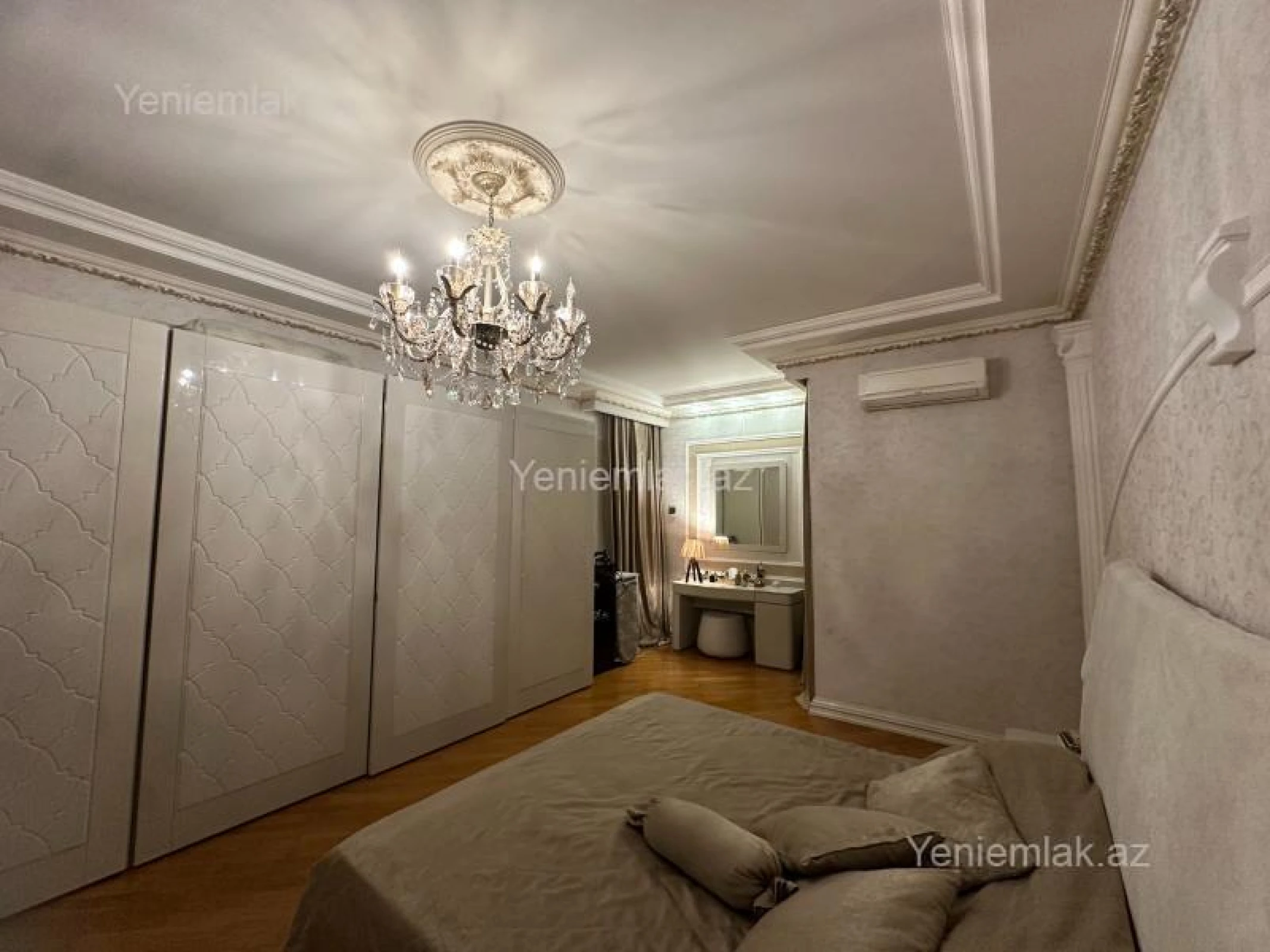 Satılır 3 otaqlı yeni tikili 140 m²