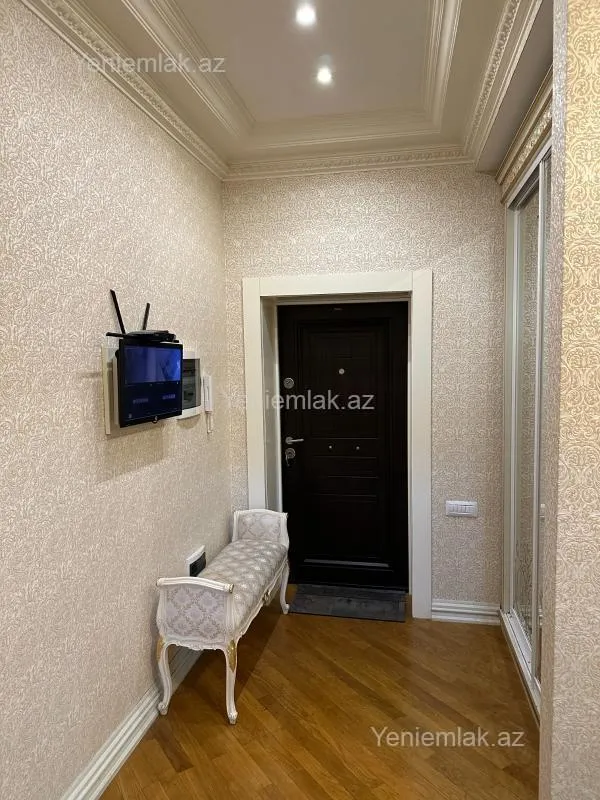 Satılır 3 otaqlı yeni tikili 140 m²
