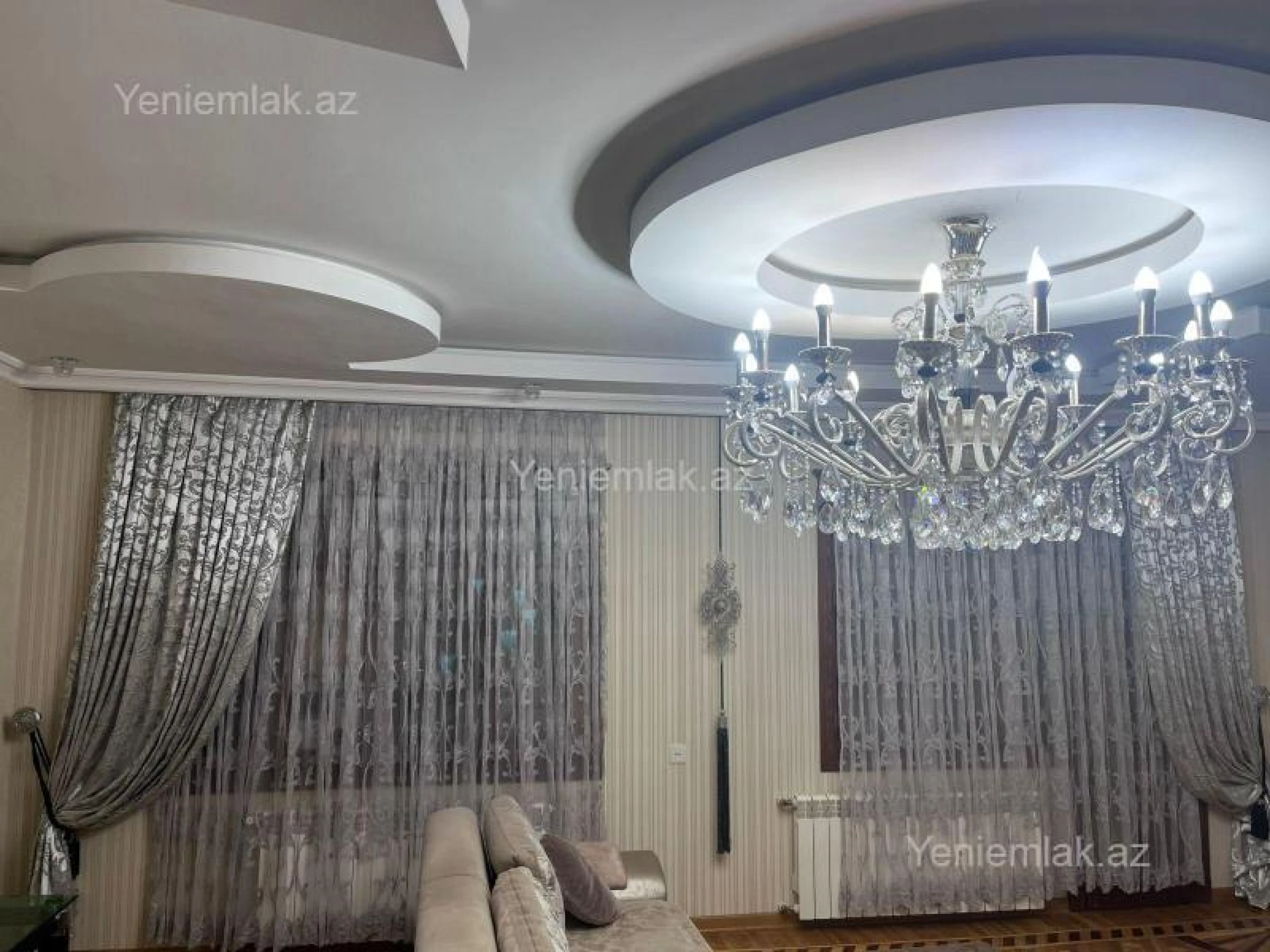 Satılır 5 otaqlı köhnə tikili 120 m²