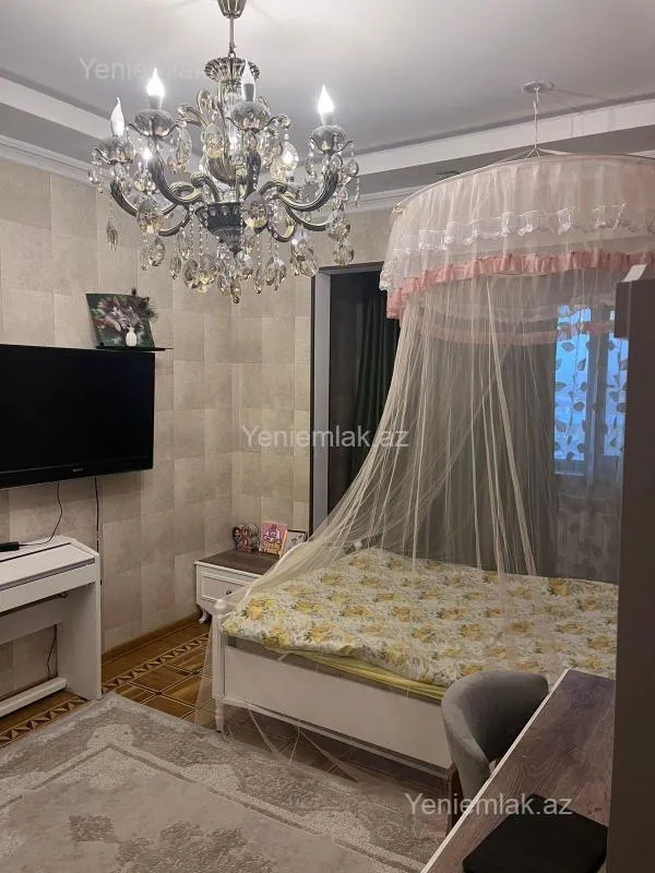 Satılır 5 otaqlı köhnə tikili 120 m²