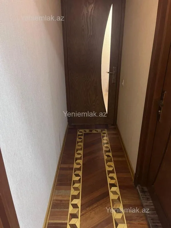 Satılır 5 otaqlı köhnə tikili 120 m²