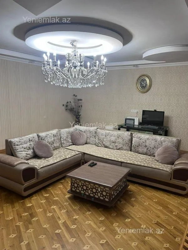 Satılır 5 otaqlı köhnə tikili 120 m²