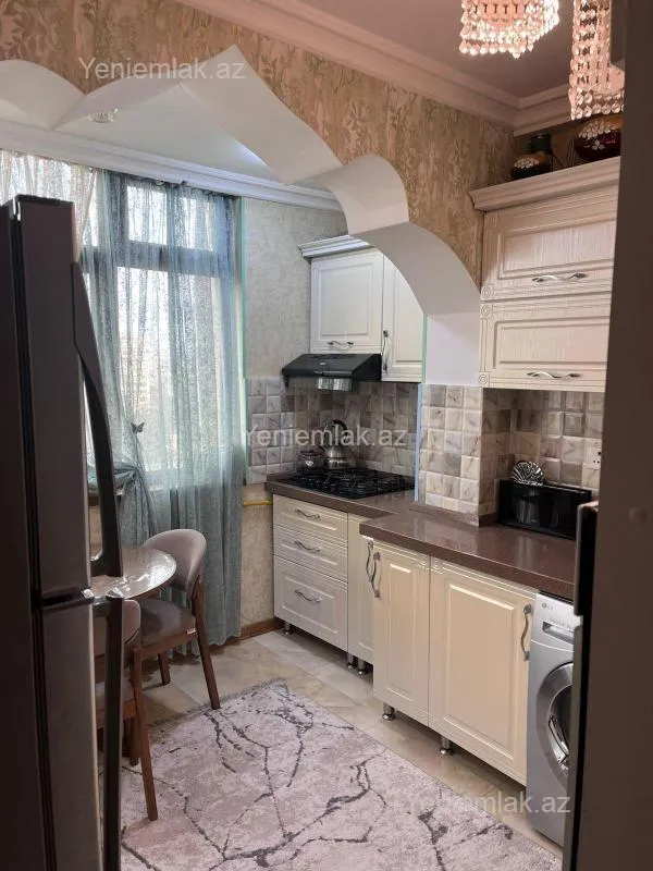 Satılır 5 otaqlı köhnə tikili 120 m²