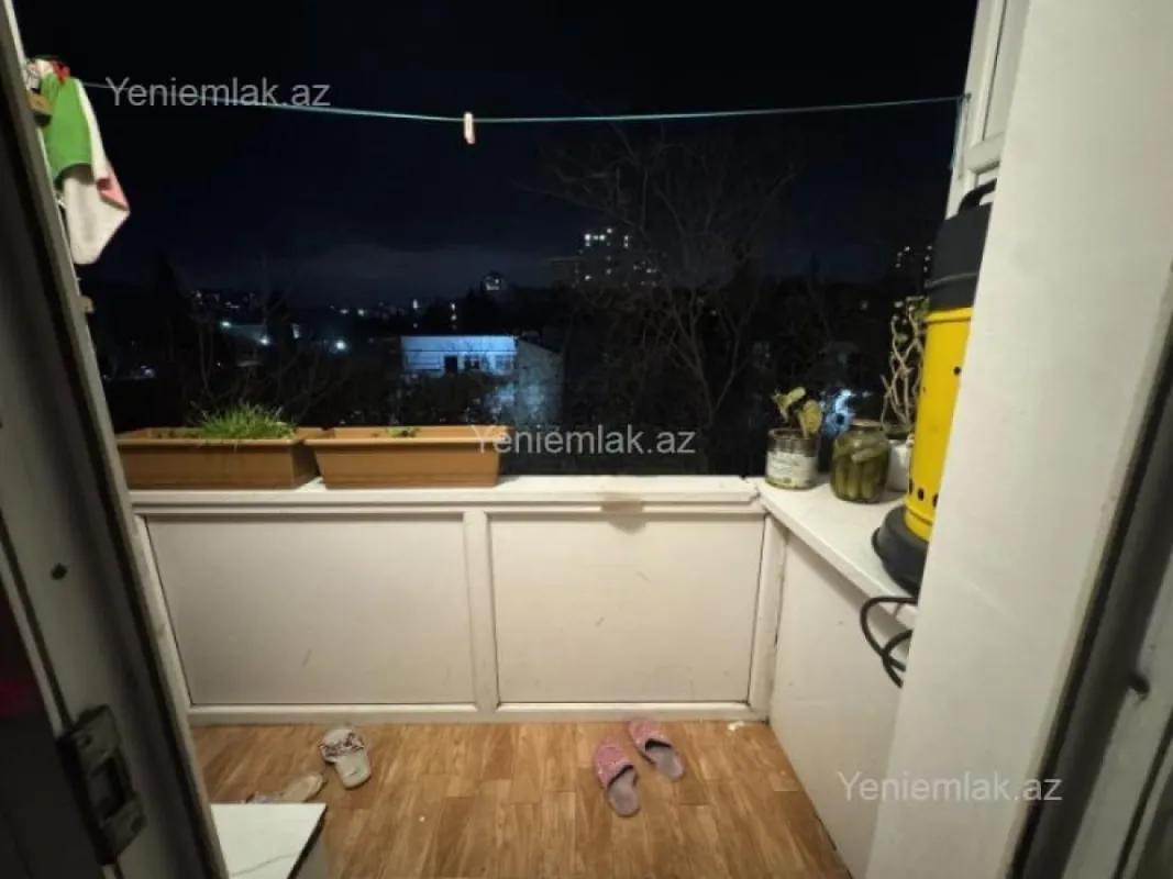 Satılır 3 otaqlı köhnə tikili 85 m²