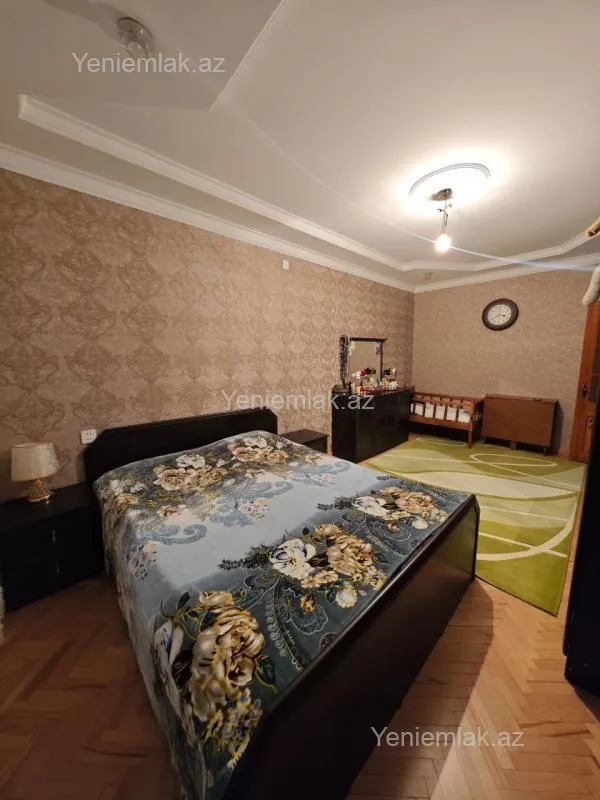 Satılır 3 otaqlı köhnə tikili 90 m²