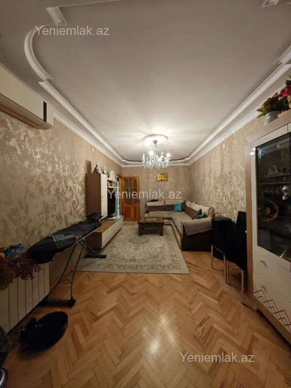 Satılır 3 otaqlı köhnə tikili 90 m²