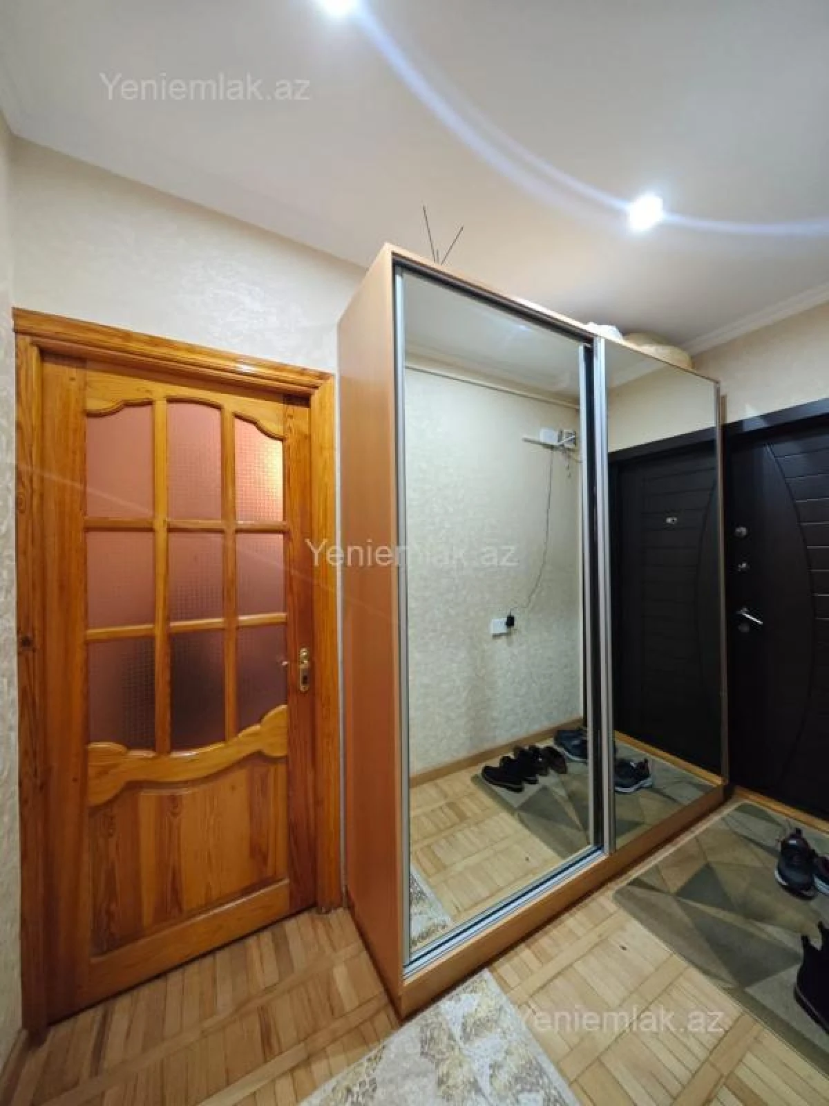 Satılır 3 otaqlı köhnə tikili 90 m²