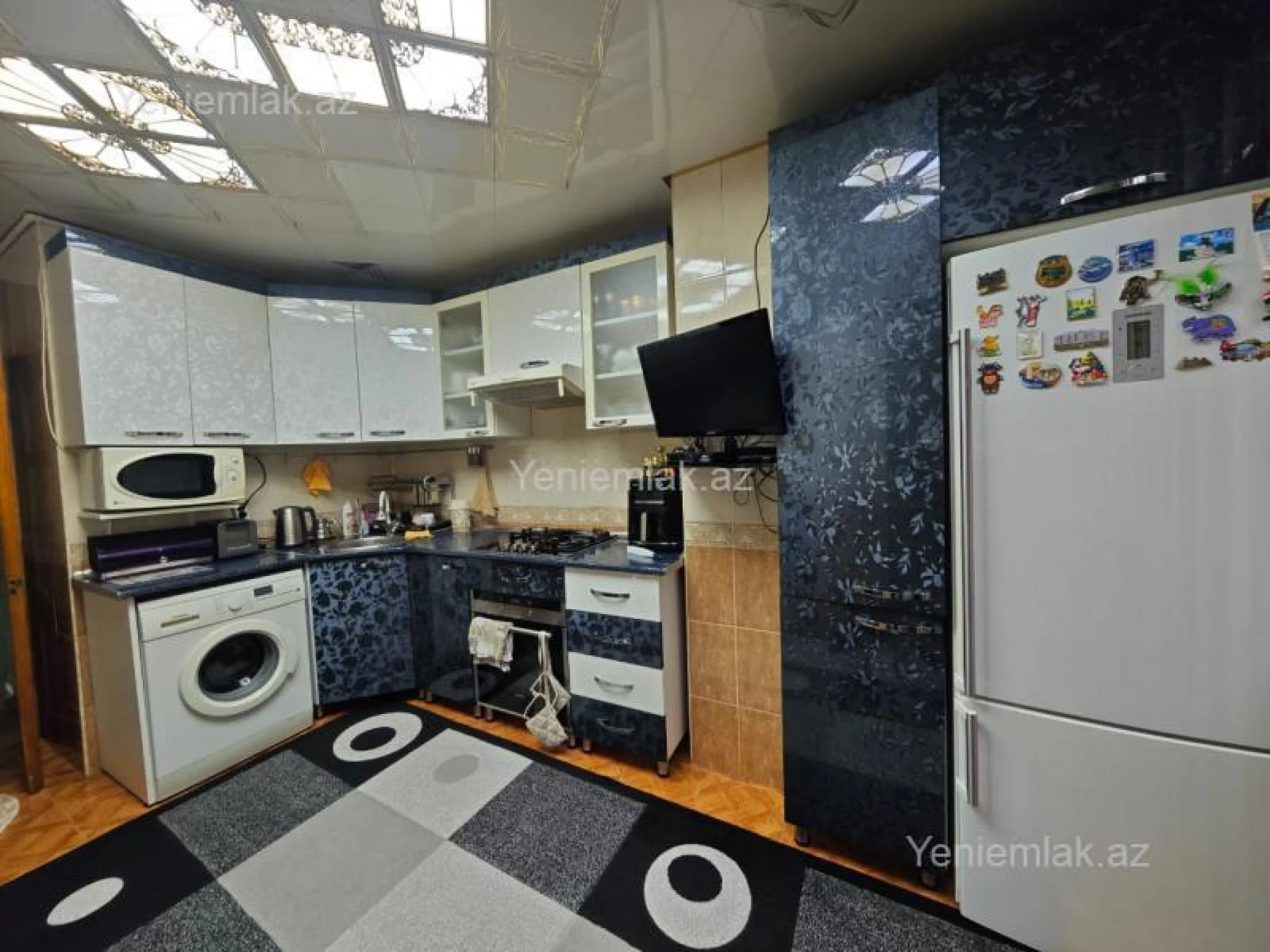 Satılır 3 otaqlı köhnə tikili 90 m²