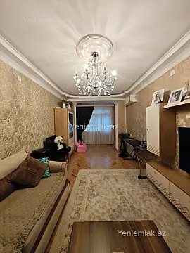 Satılır 3 otaqlı köhnə tikili 90 m²