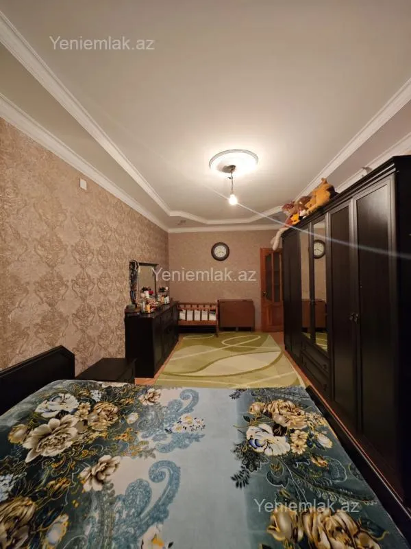 Satılır 3 otaqlı köhnə tikili 90 m²