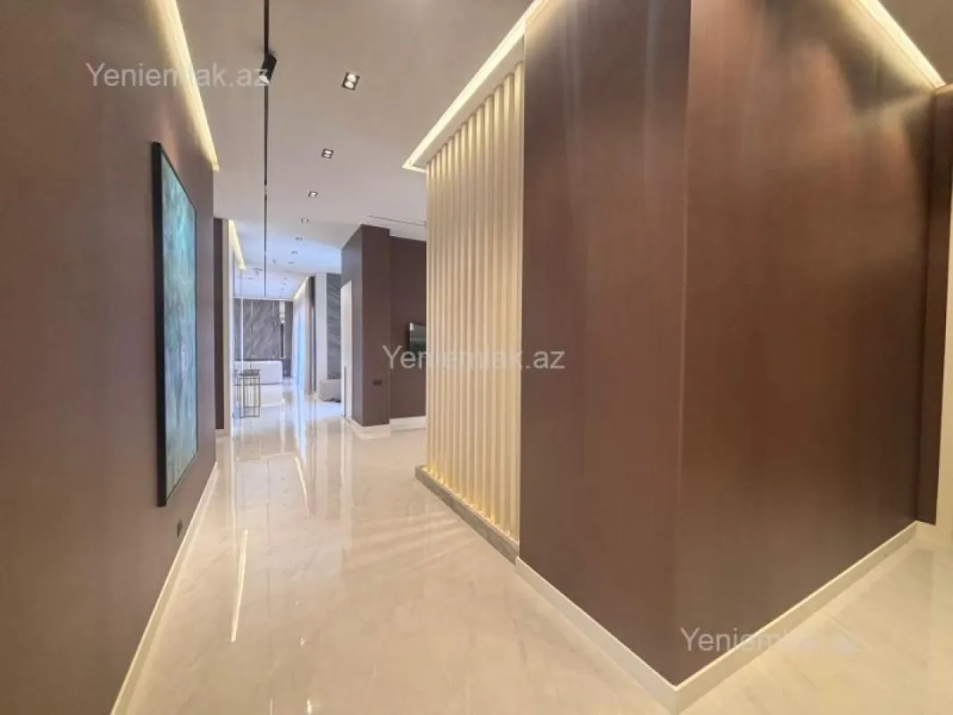 Satılır 5 otaqlı həyət evi 250 m²