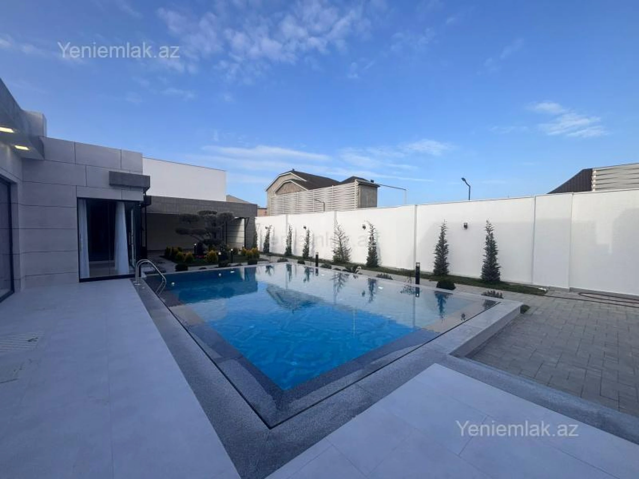 Satılır 5 otaqlı həyət evi 250 m²