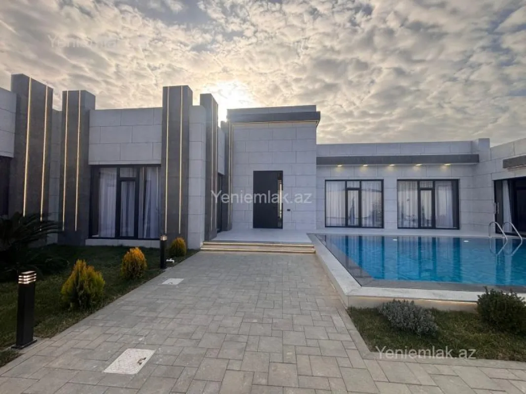 Satılır 5 otaqlı həyət evi 250 m²