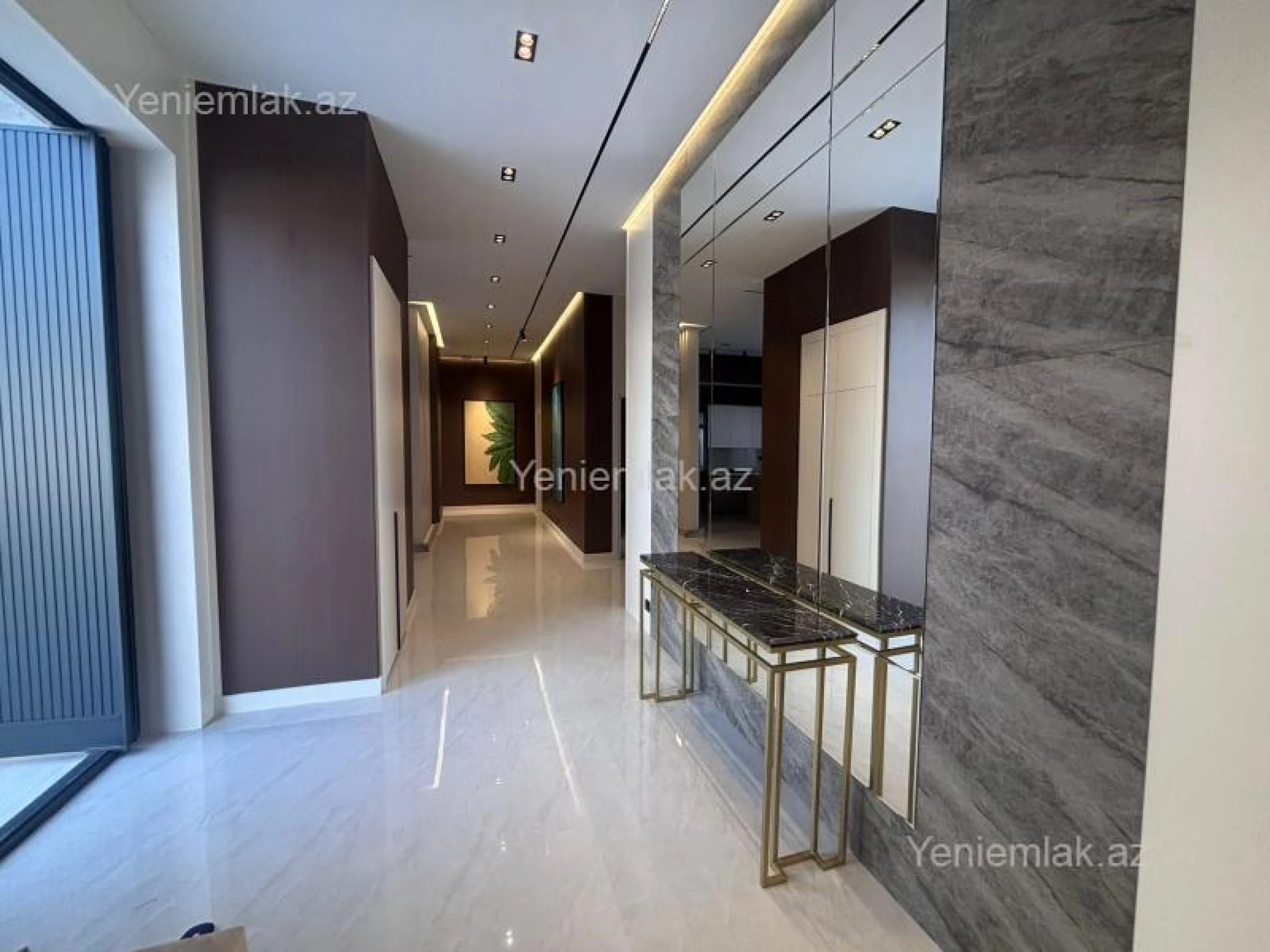 Satılır 5 otaqlı həyət evi 250 m²