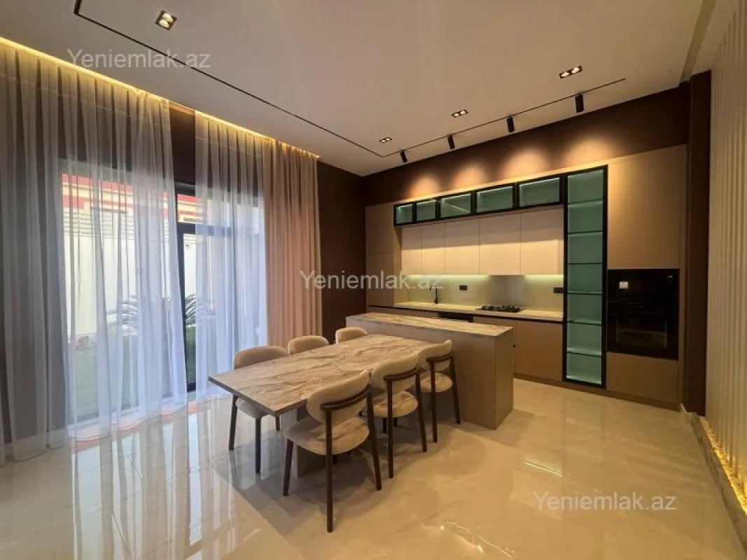 Satılır 5 otaqlı həyət evi 250 m²