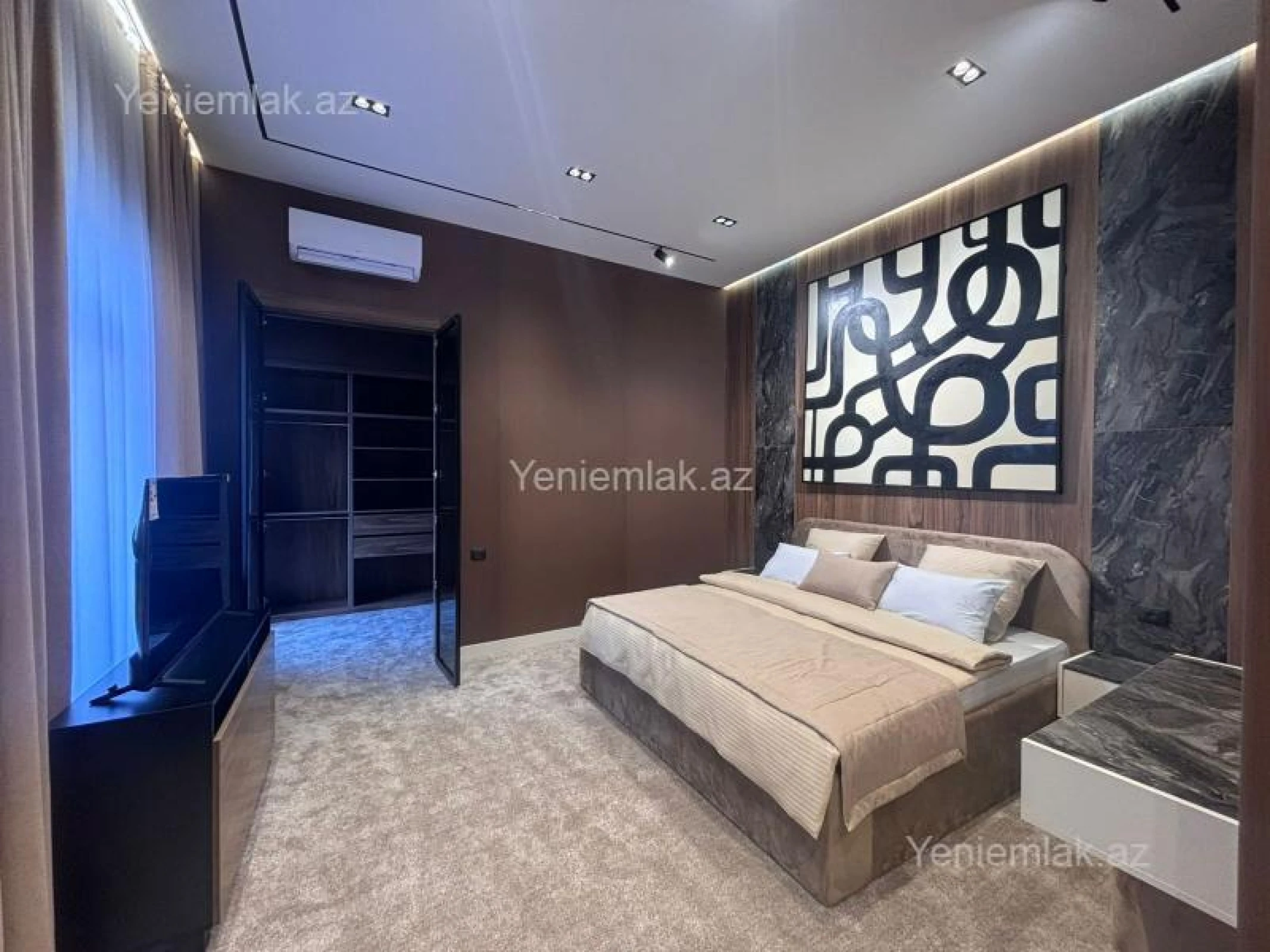 Satılır 5 otaqlı həyət evi 250 m²