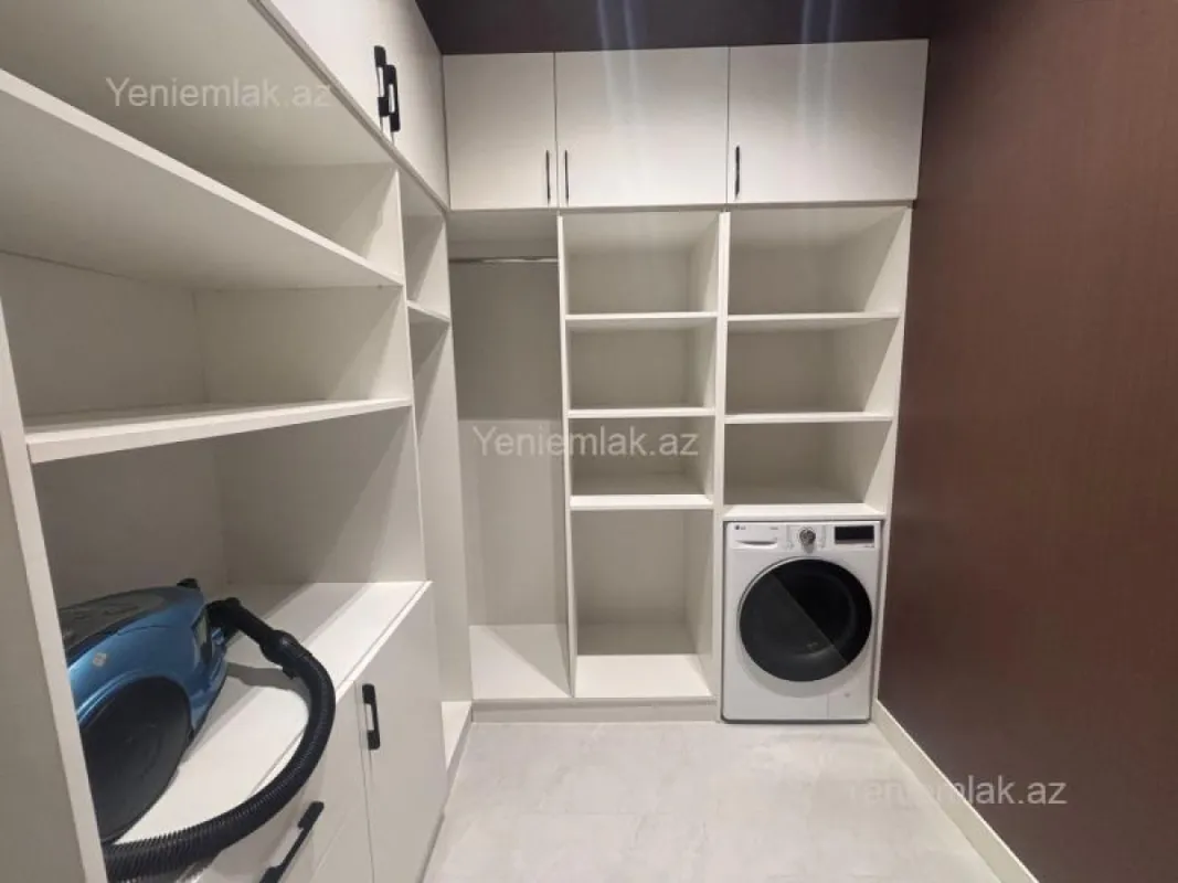 Satılır 5 otaqlı həyət evi 250 m²