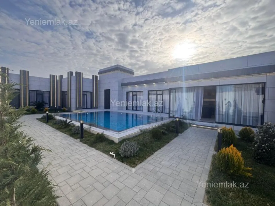 Satılır 5 otaqlı həyət evi 250 m²